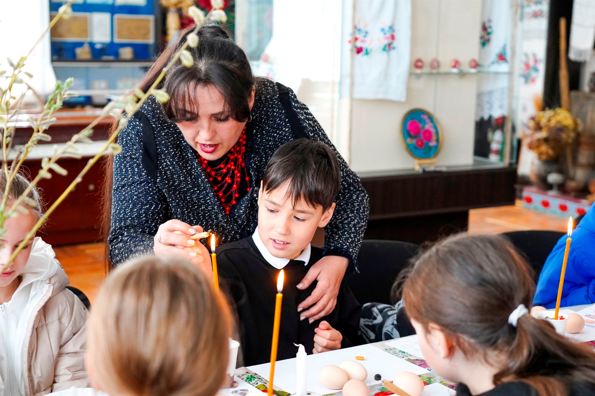 Писанки і перший досвід: у Барському музеї провели великодній майстер-класи для дітей