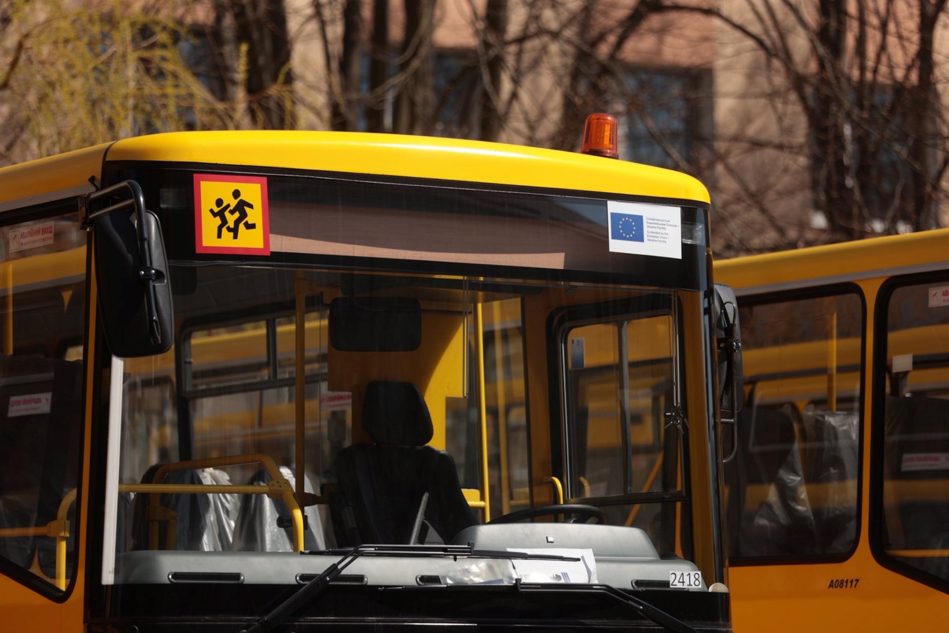 Барська громада отримала новий шкільний автобус для перевезення дітей