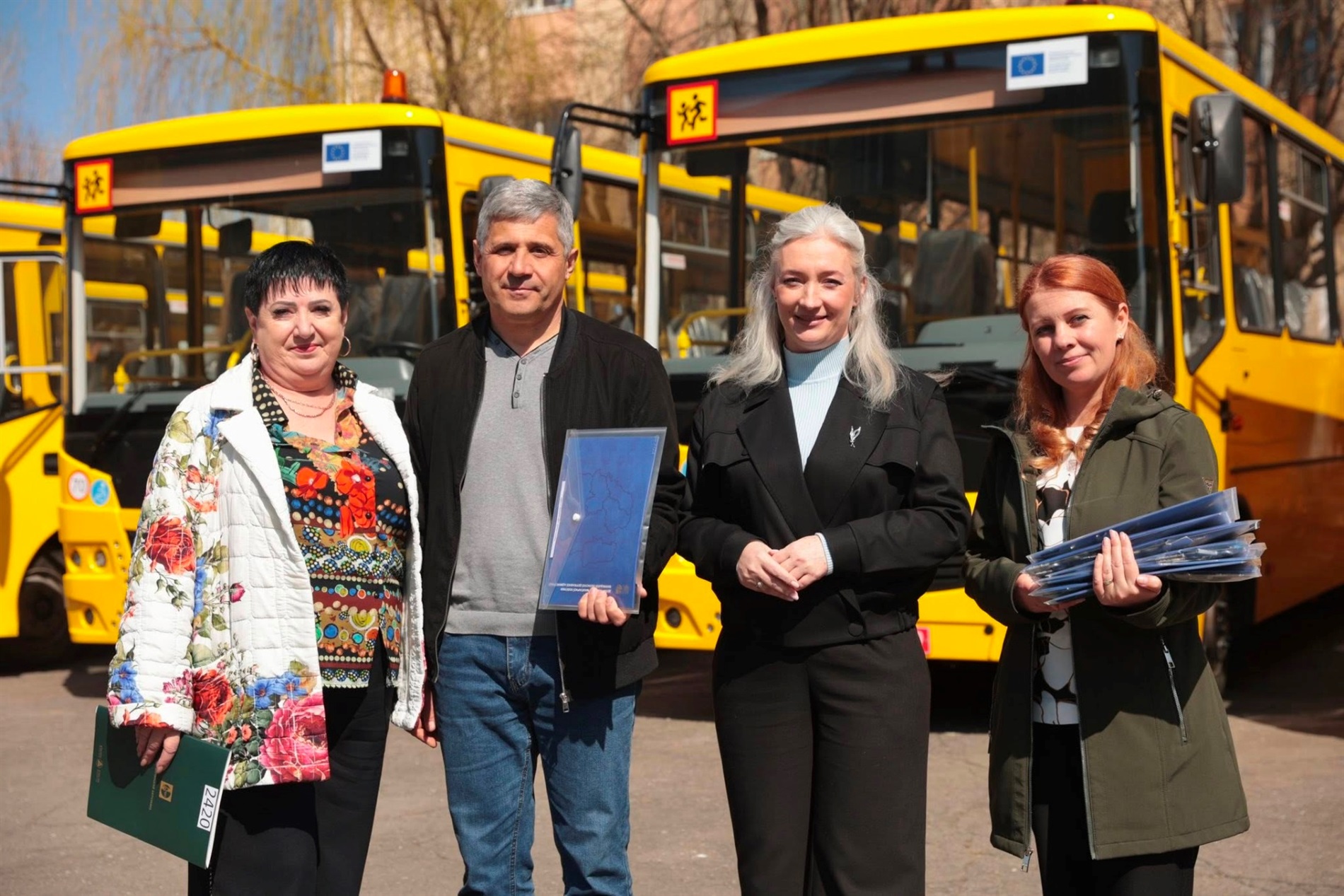 Барська громада отримала новий шкільний автобус для перевезення дітей