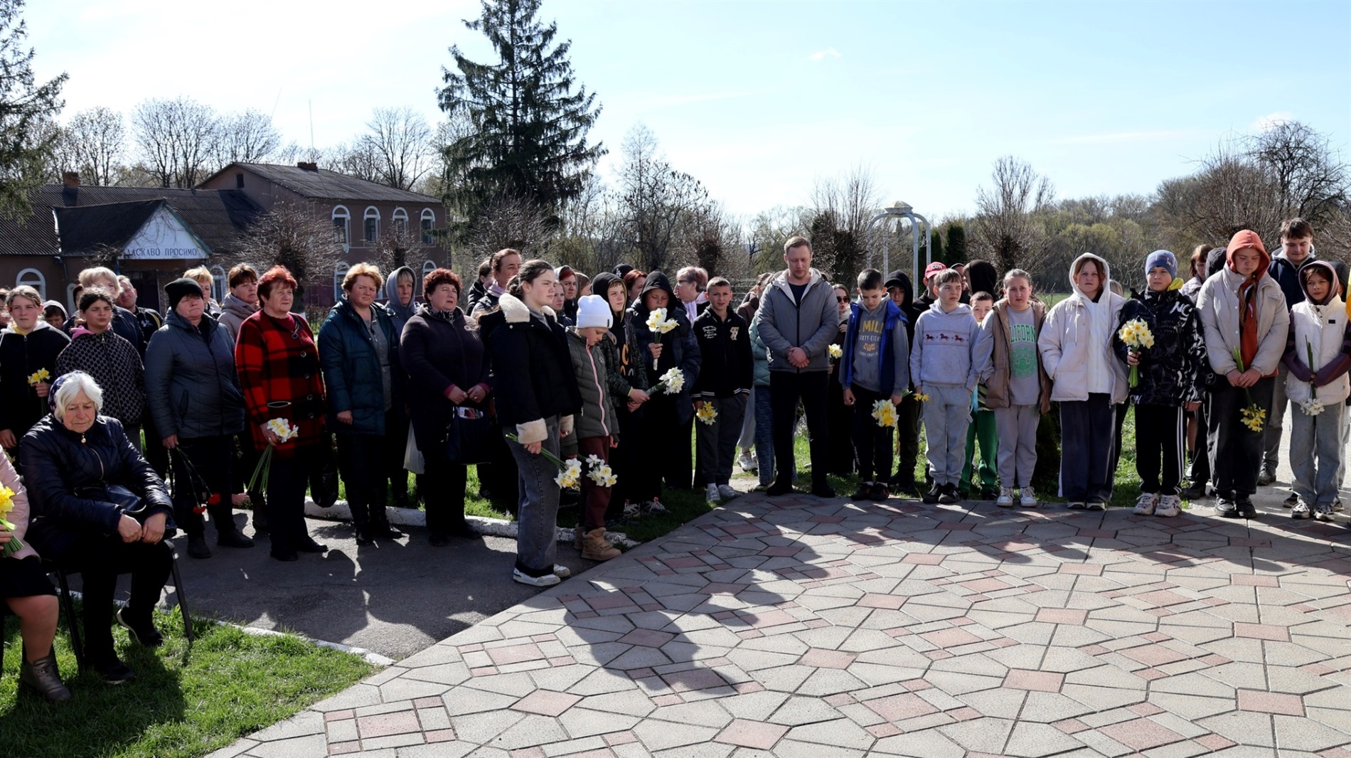 У Луці-Барській відкрили меморіальну дошку пам'яті захисника та Героя Олега Муляра