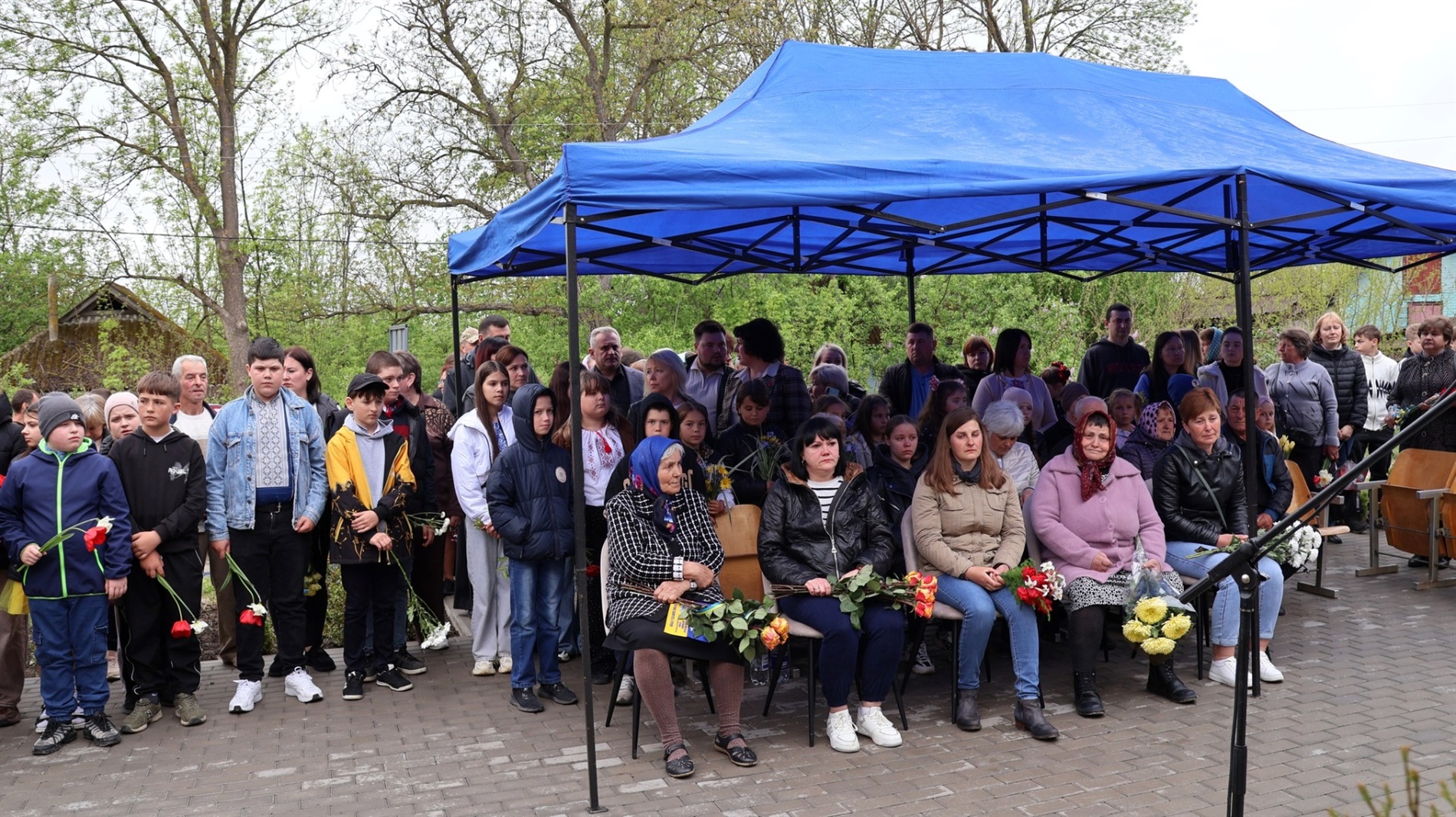 У Чемериському старостаті відкрили цифрові меморіальні дошки чотирьом загиблим військовим