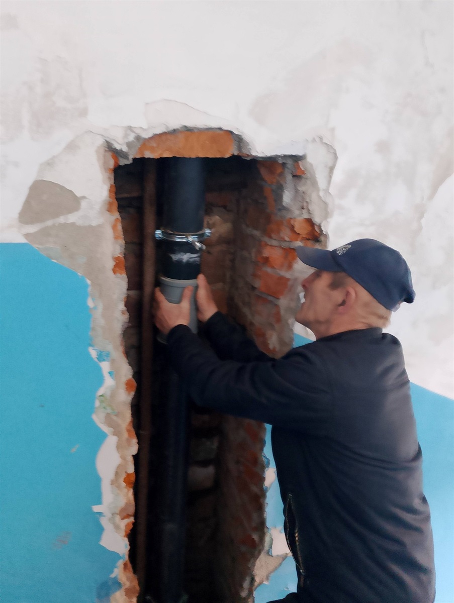 У Барській громаді встановлюють контейнери для сміття та косять траву