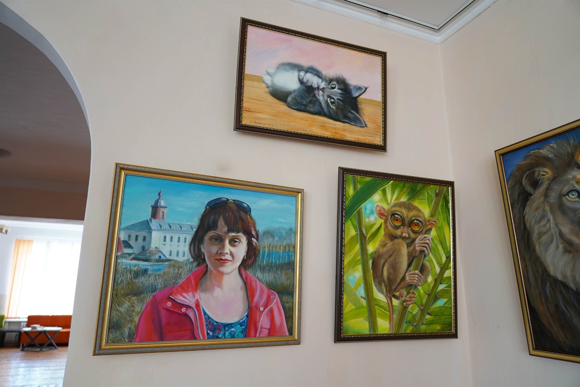 «У кожної картини своя історія». У Барі відкрилася виставка Світлани Бондарчук