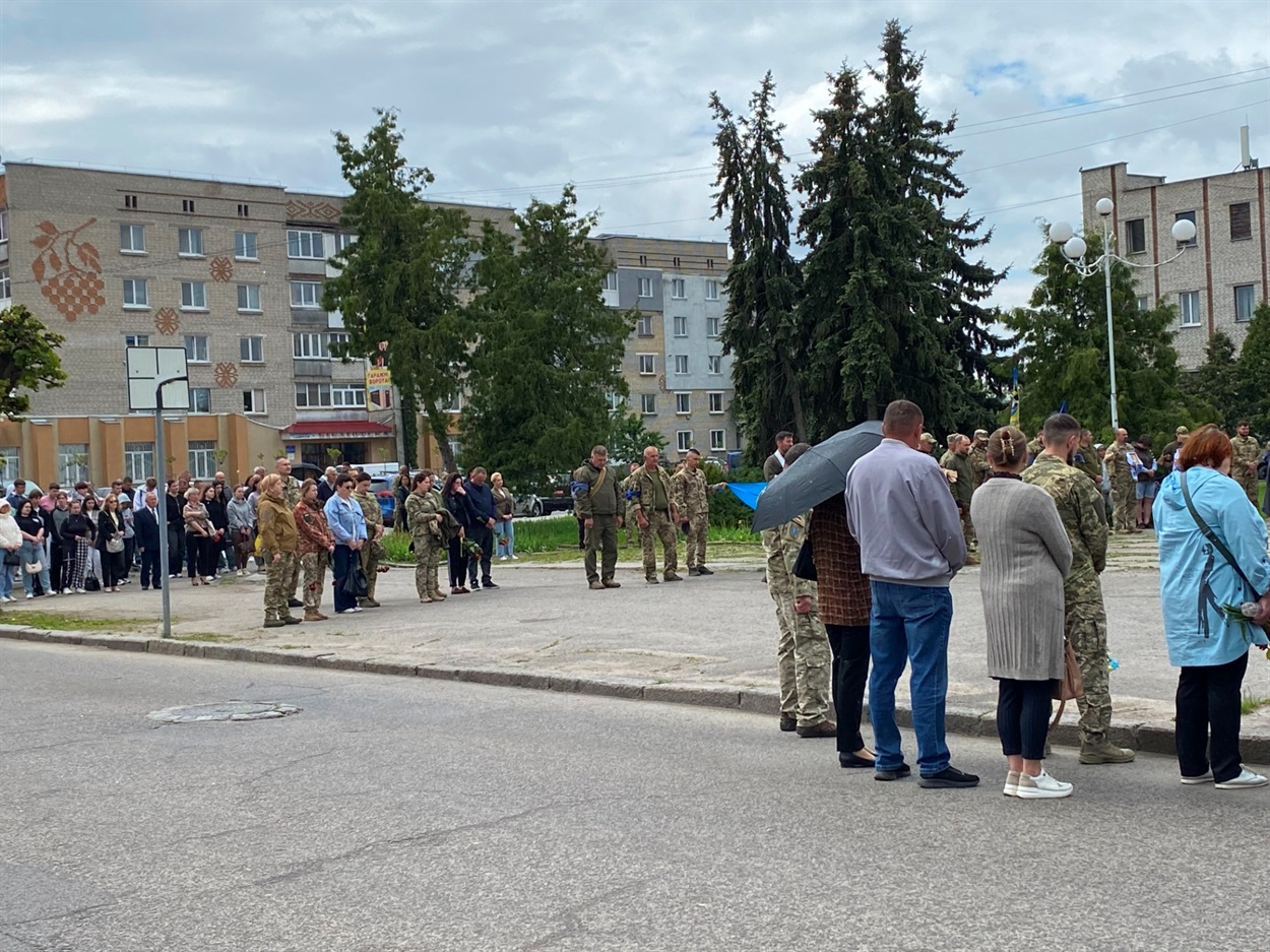 Барська громада попрощалася з Героєм Олександром Назаревичем