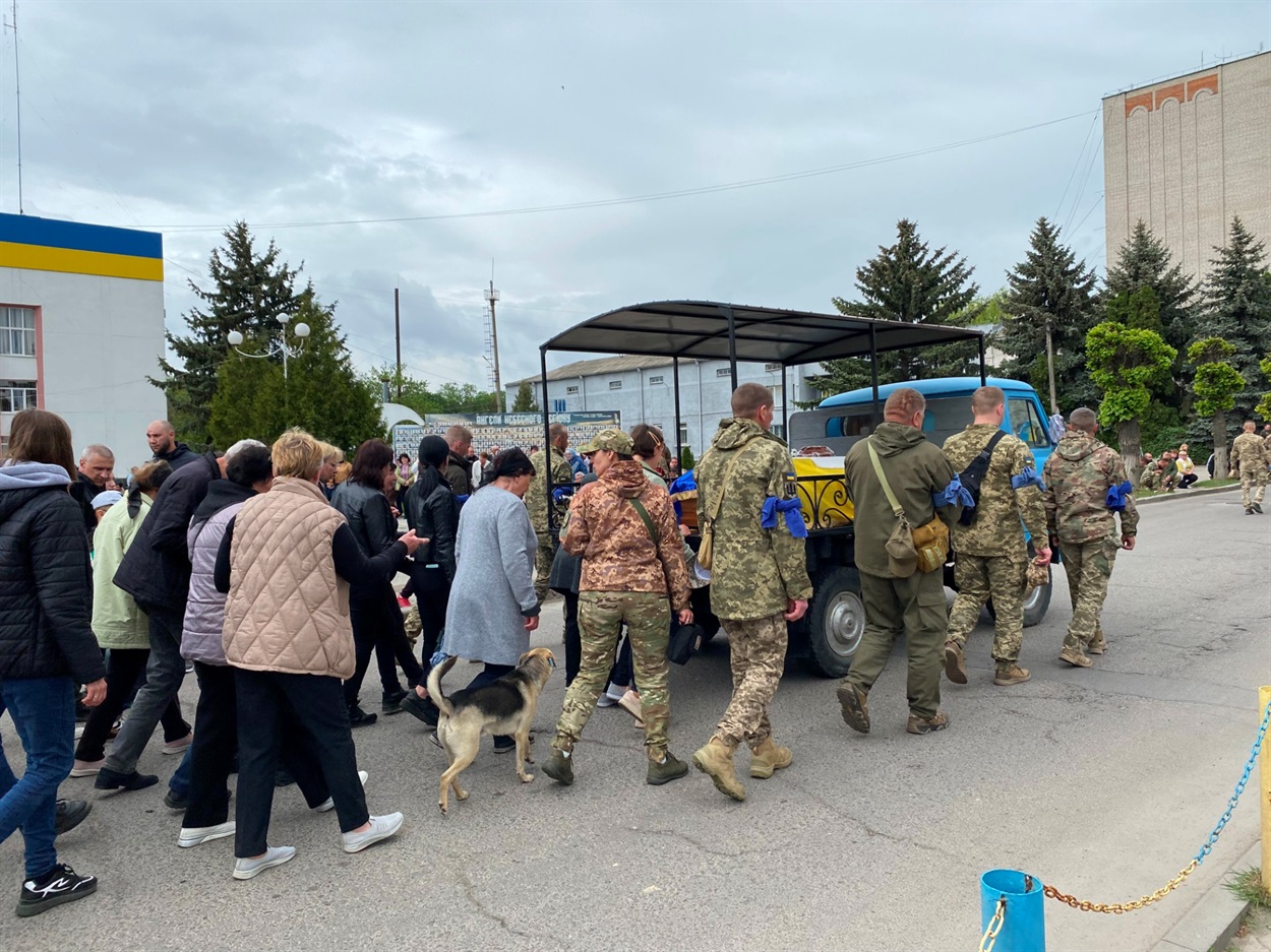 Барська громада попрощалася з Героєм Олександром Назаревичем
