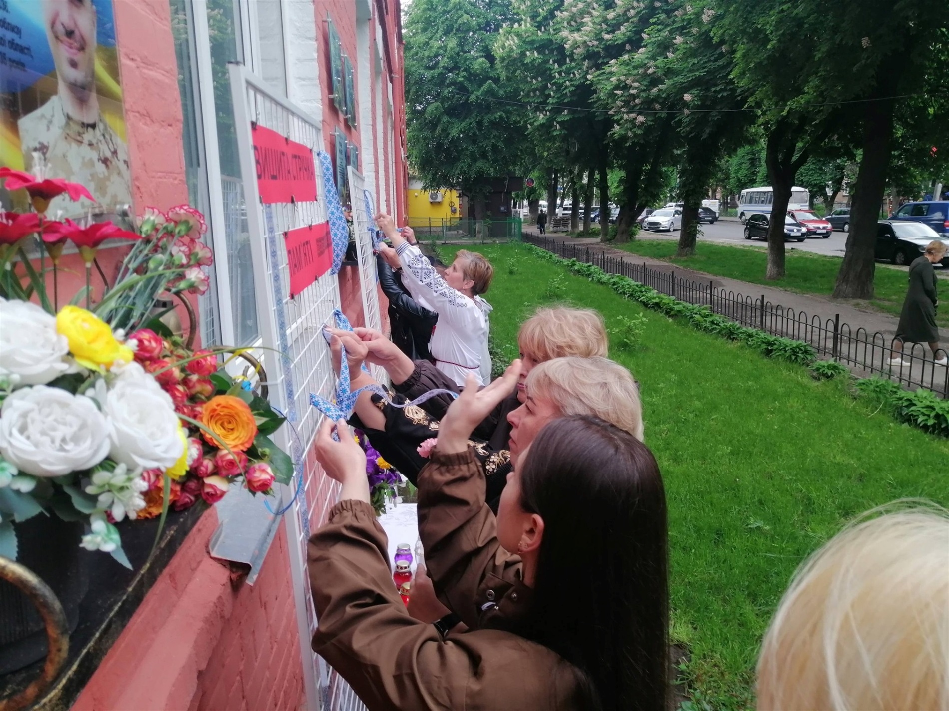 «Вишита стрічка пам’яті»: у м. Бар та селах громади вшанували загиблих Героїв у День вишиванки