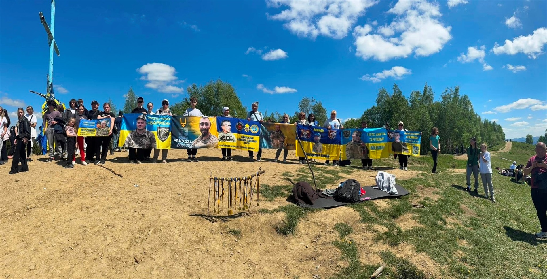 Учасники ГО «Крила Героїв» піднялися на гору Маковиця в пам’ять про загиблих Захисників