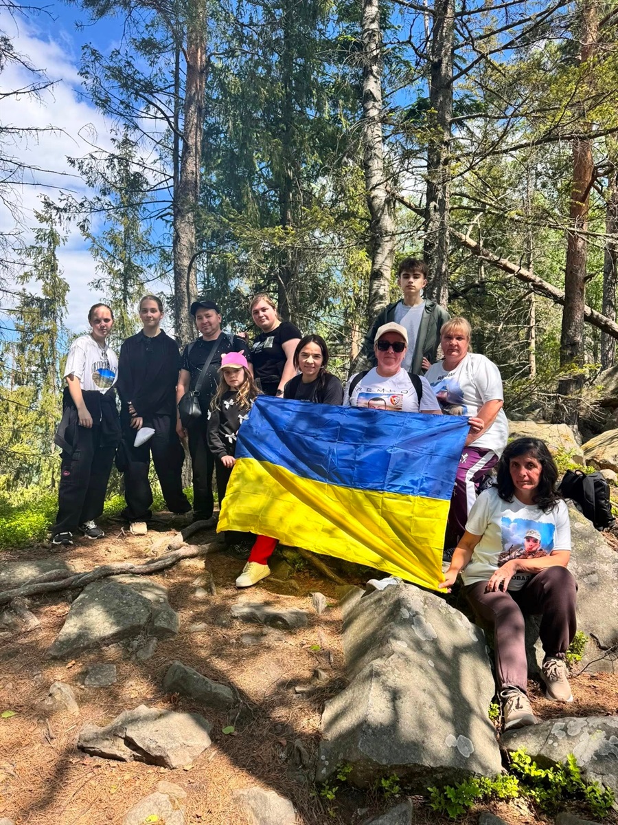 Учасники ГО «Крила Героїв» піднялися на гору Маковиця в пам’ять про загиблих Захисників