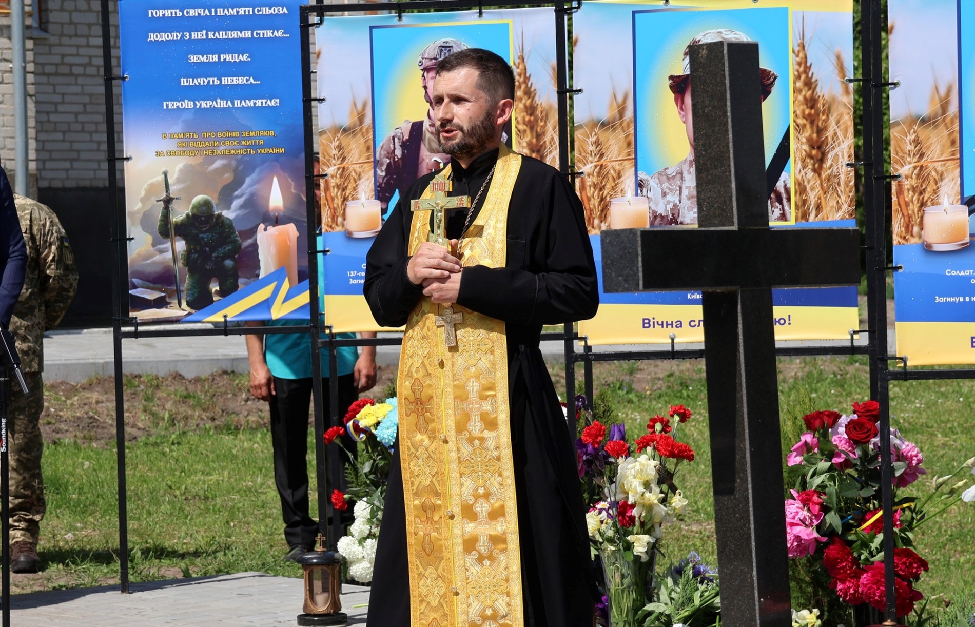 У Мальчівцях Барської громади відкрили Алею Слави загиблим Захисникам