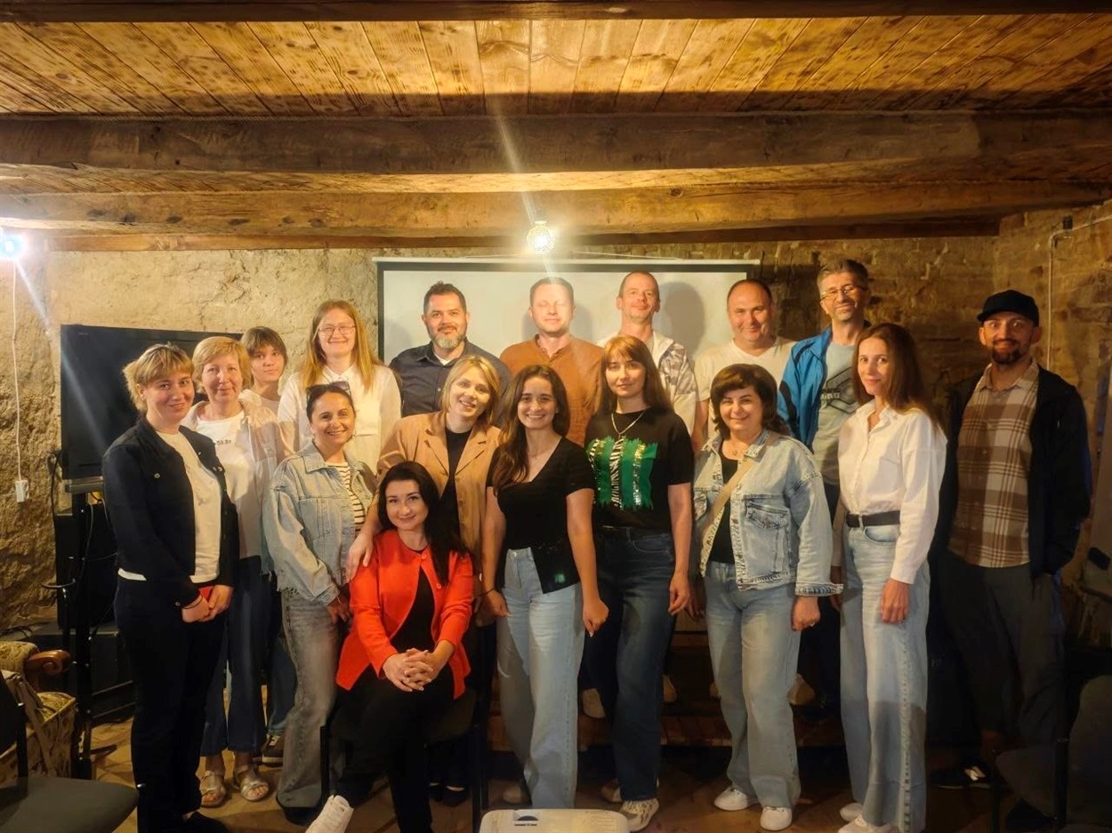 Героїня іранського фільму, висунутого на «Оскар», поспілкувалася з учасниками кіноклубу в м.Бар