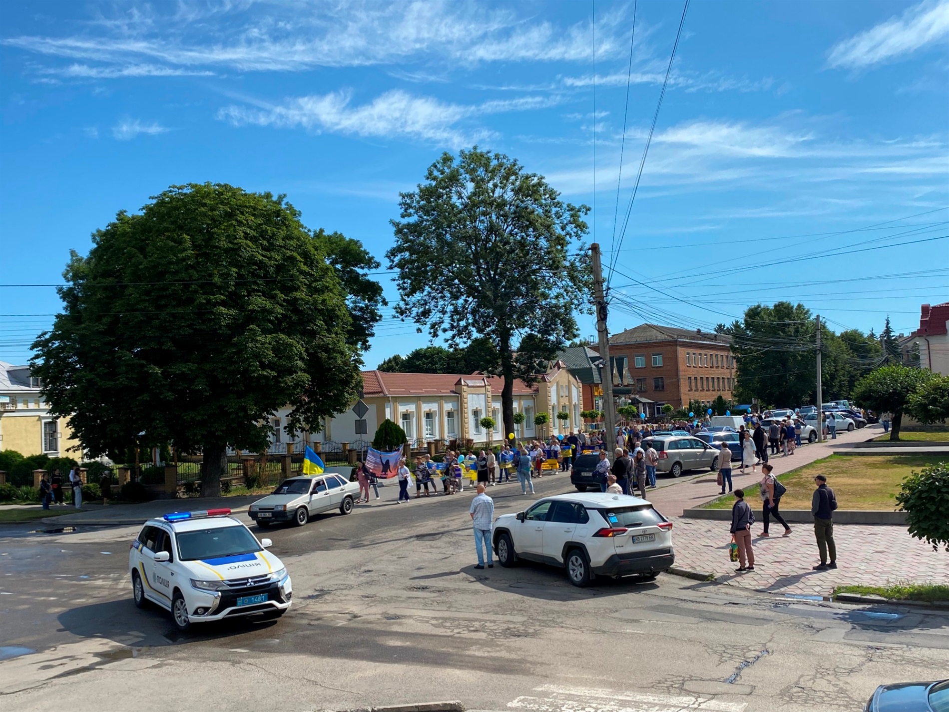 Понад сотня людей пройшла ходою у Барі на підтримку полонених і зниклих безвісти захисників