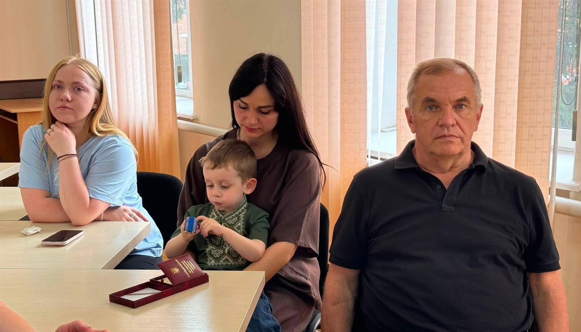 Родинам трьох полеглих Героїв із Барської громади вручили державні нагороди