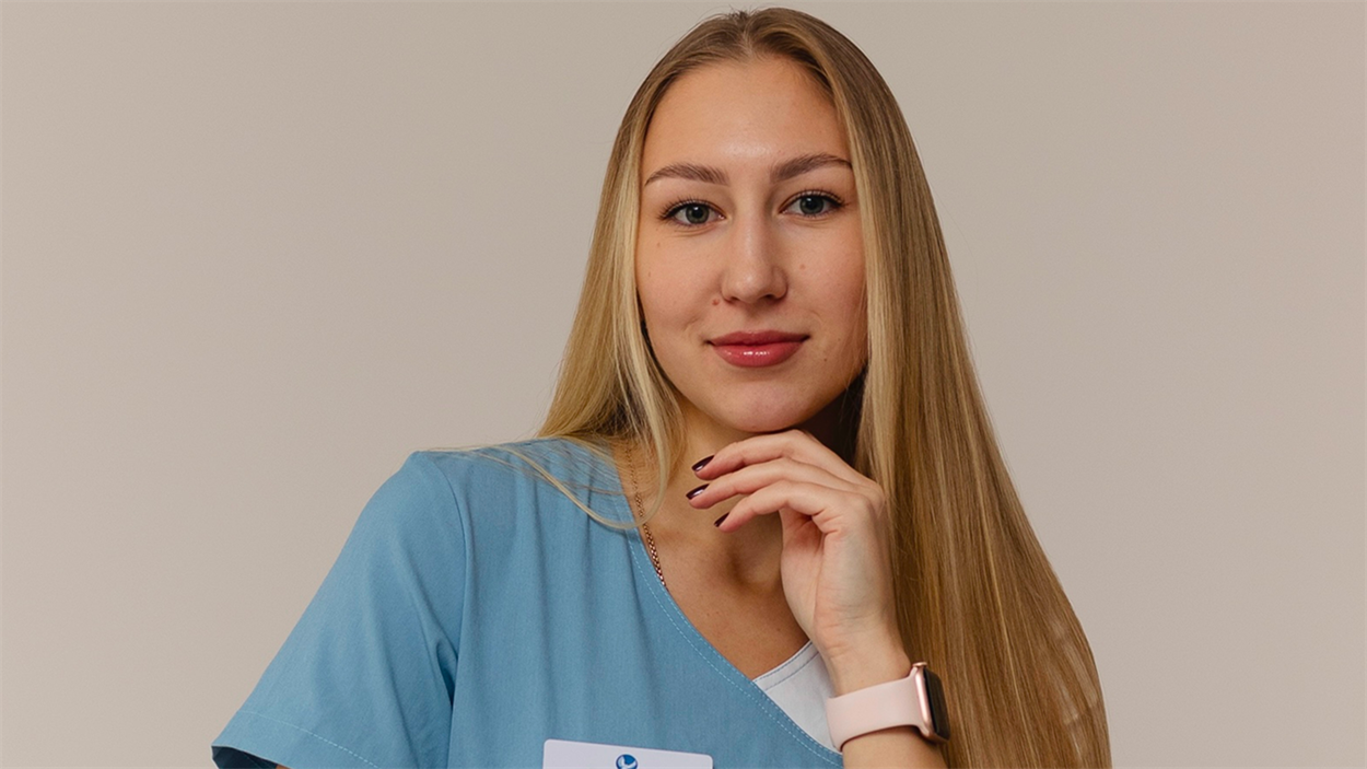 Перші кроки до нового життя: як 21-річна барчанка допомагає людям знову ставати на ноги