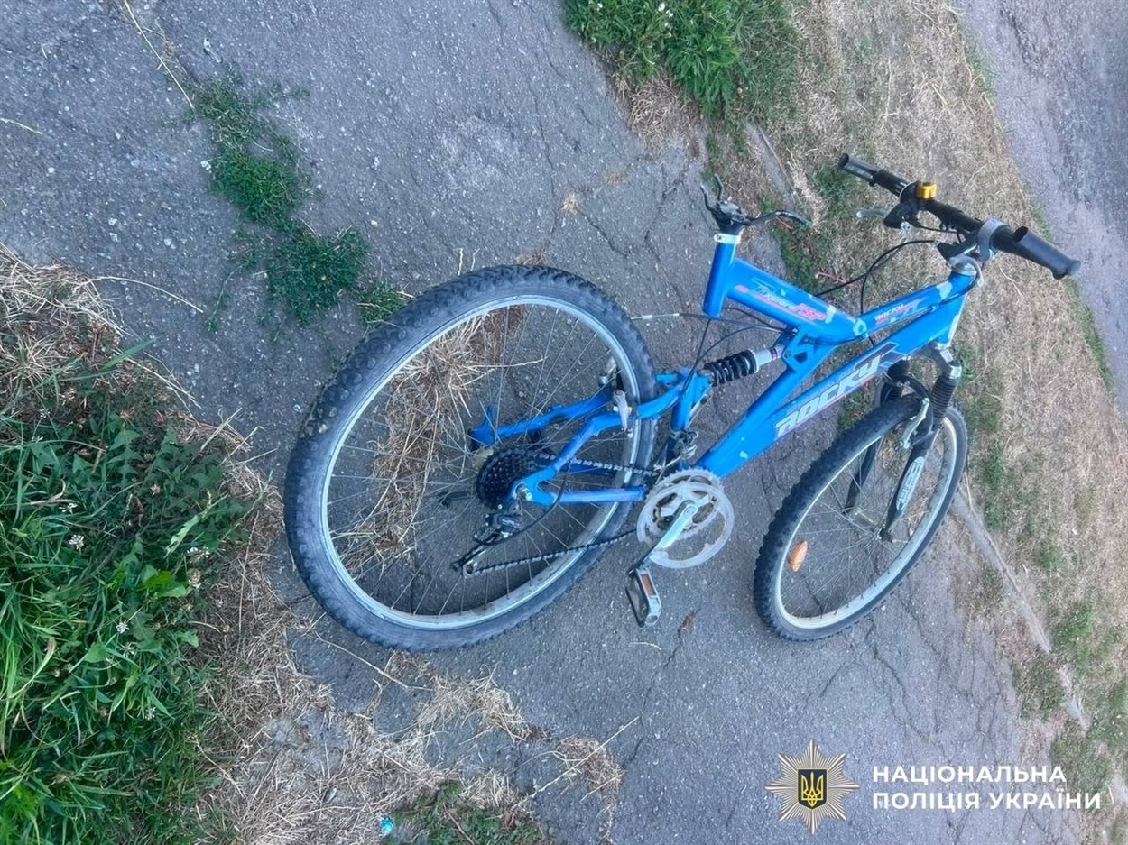 Жмеринському районі Peugeot збив 12-річну велосипедистку: дівчинку госпіталізували